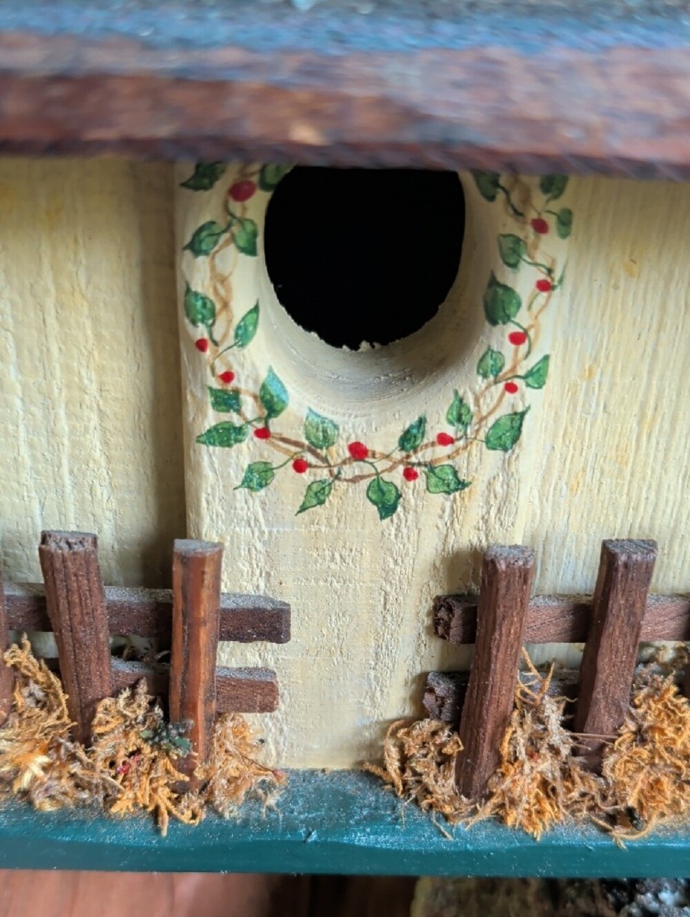 Vintage Artist Signed 1990s Hand-Painted Wooden Birdhouse Cottage Fence Rustic - Picture 3 of 11
